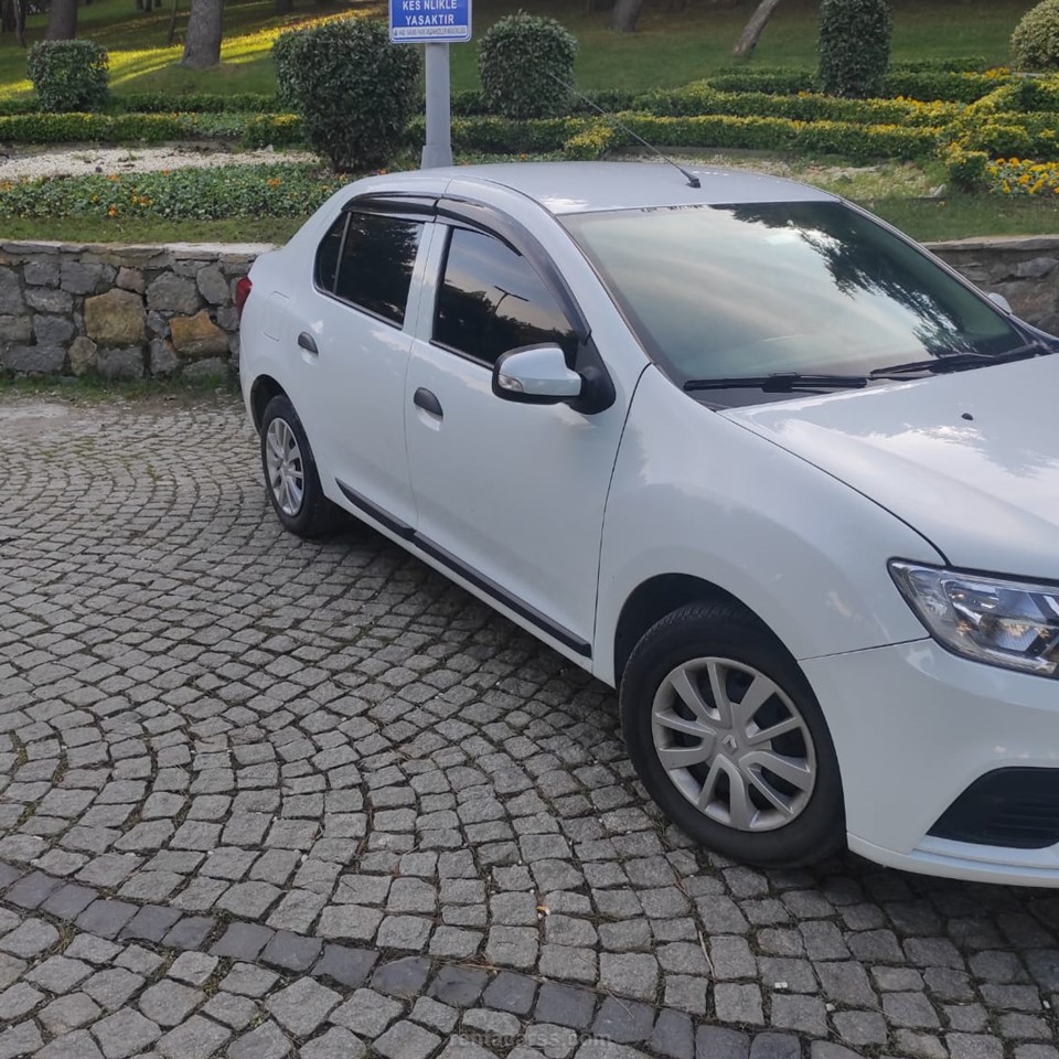 ACAR CAR RENTAL Kiralık RENAULT CLİO 4