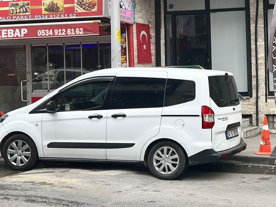 ÇİÇEK RENT A CAR Kiralık FORD TOURNEO COURIER