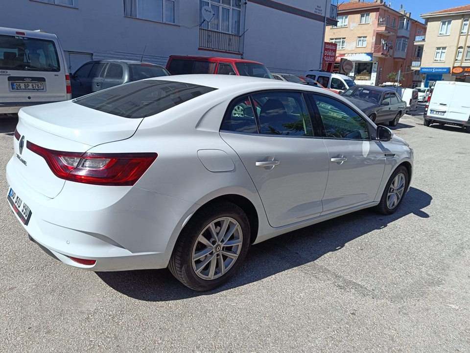 RENAULT MEGANE