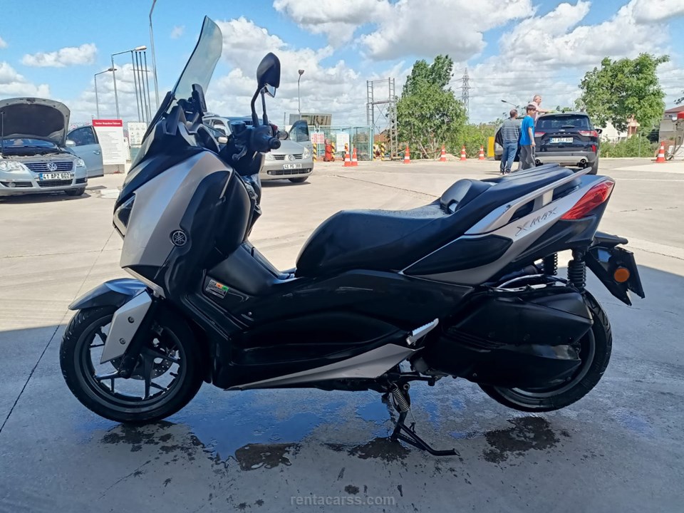YAMAHA XMAX 250