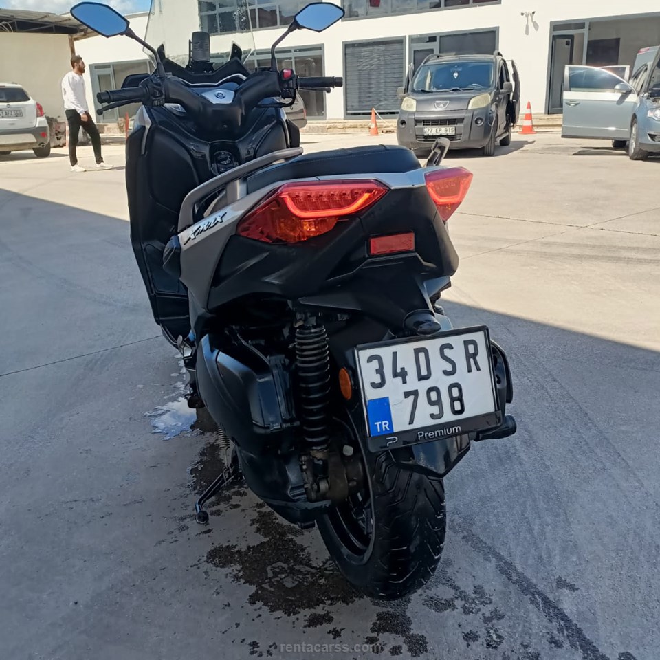 YAMAHA XMAX 250