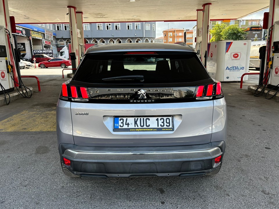 PEUGEOT 3008