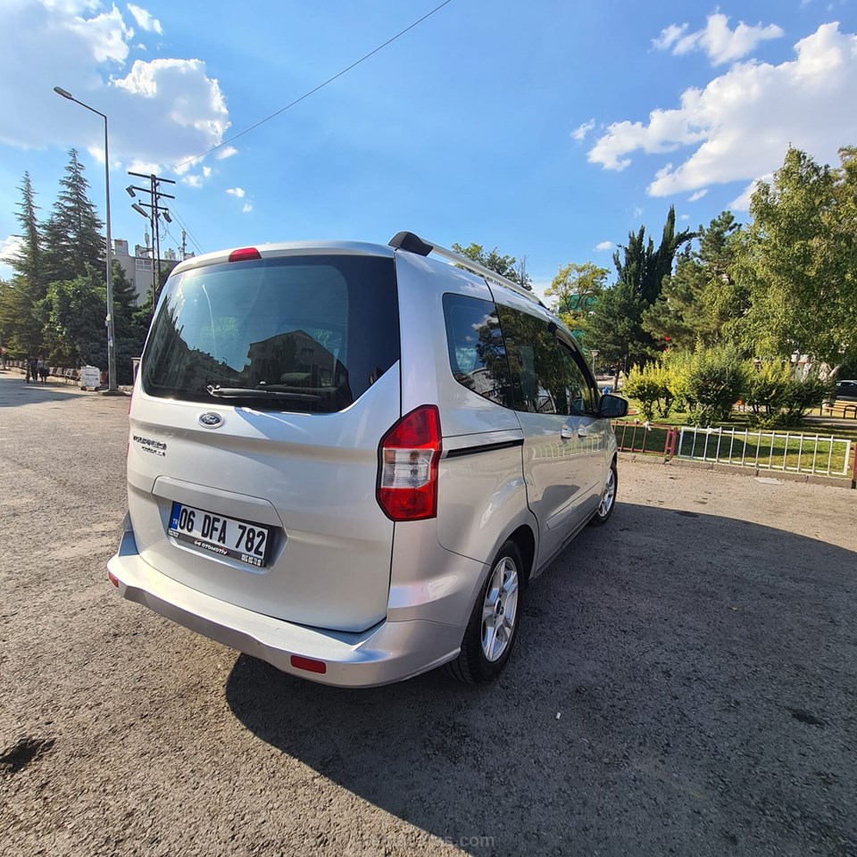FORD TOURNEO COURIER