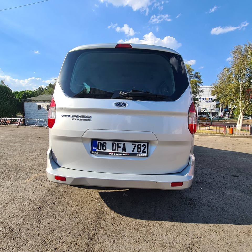 FORD TOURNEO COURIER