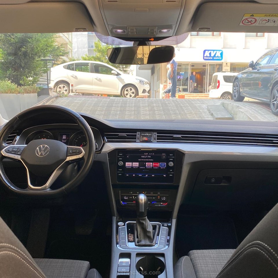 VOLKSWAGEN PASSAT