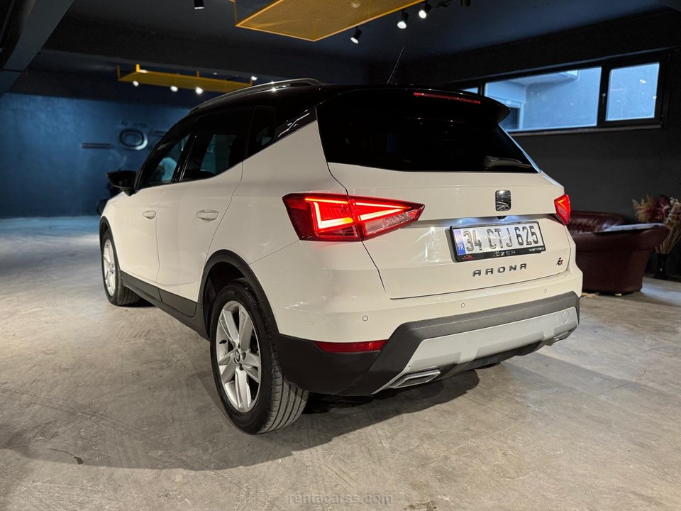 SEAT ARONA