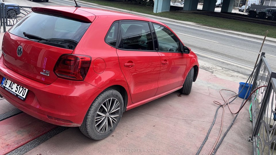 VOLKSWAGEN POLO