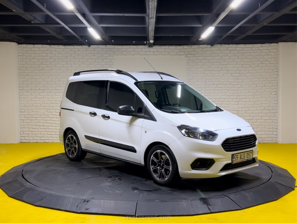 WORLD ARAÇ KİRALAMA Kiralık FORD TOURNEO COURIER