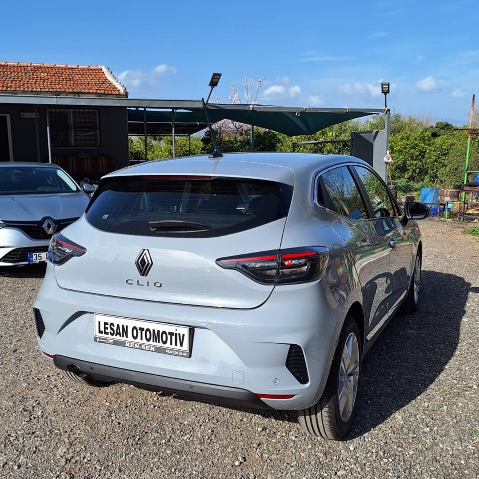 RENAULT CLIO