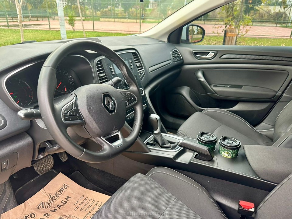 RENAULT MEGANE