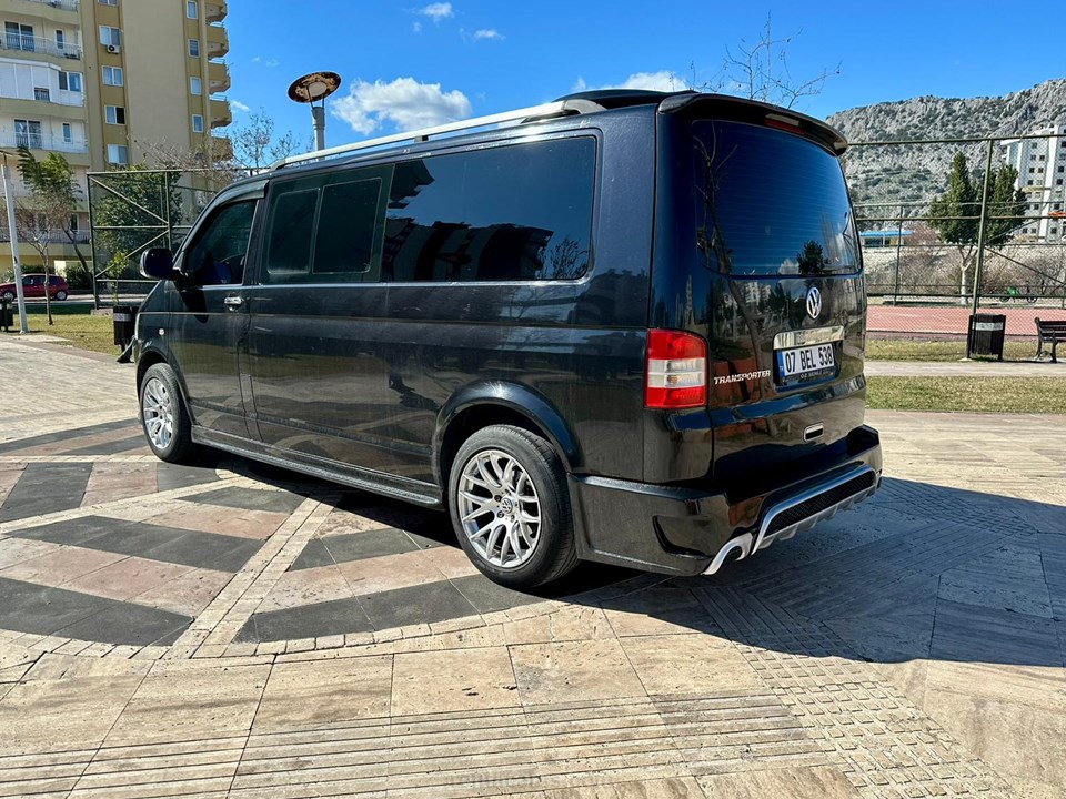 VOLKSWAGEN TRANSPORTER