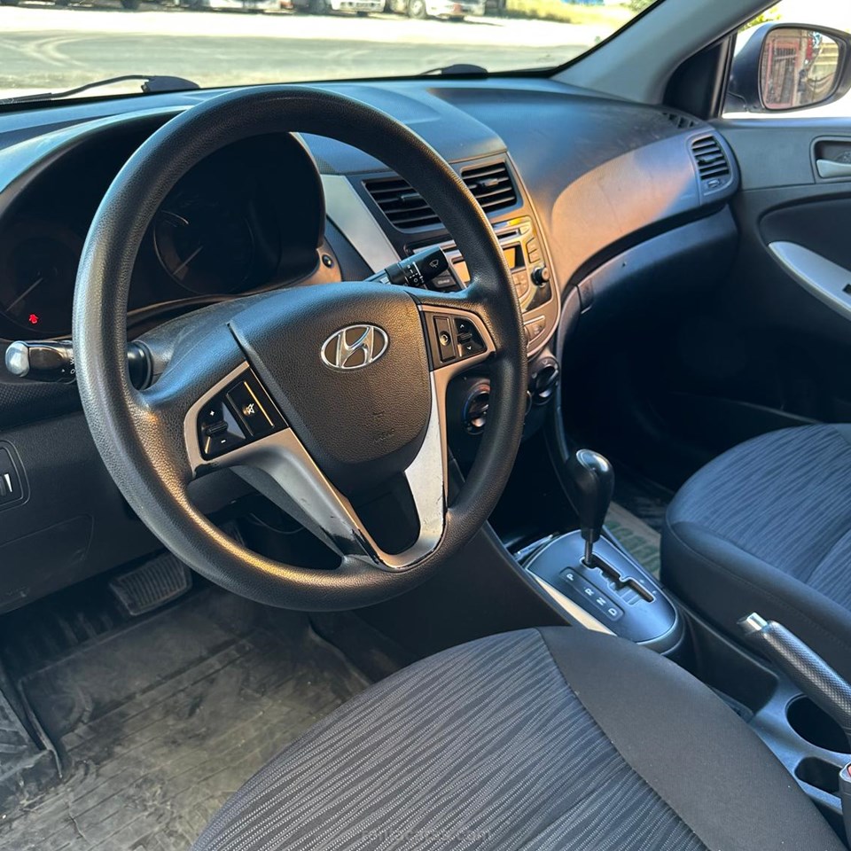 HYUNDAI ACCENT BLUE