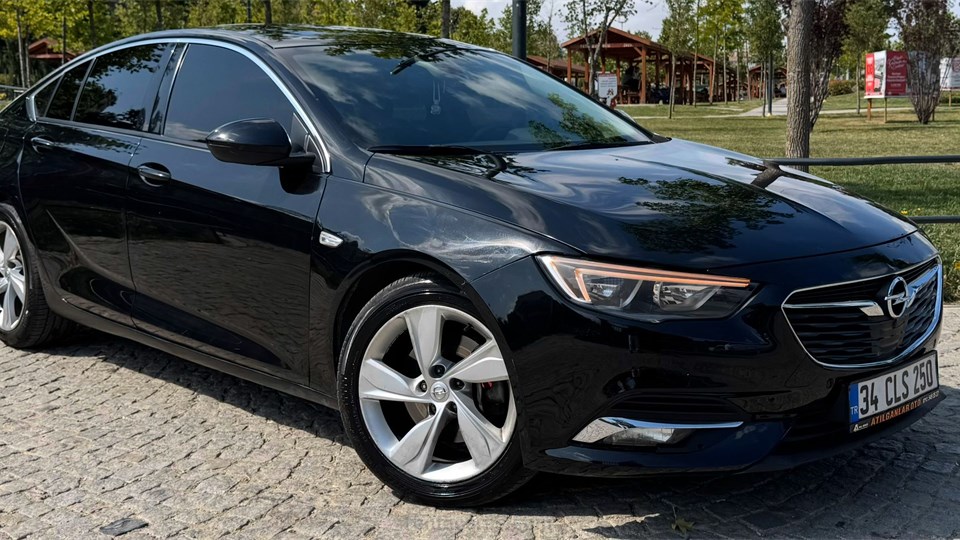 OPEL INSIGNIA