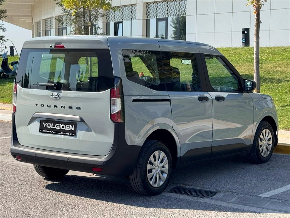 FORD TOURNEO COURIER