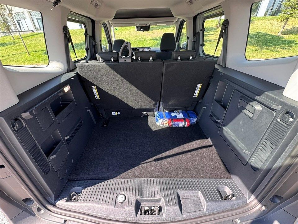 FORD TOURNEO COURIER