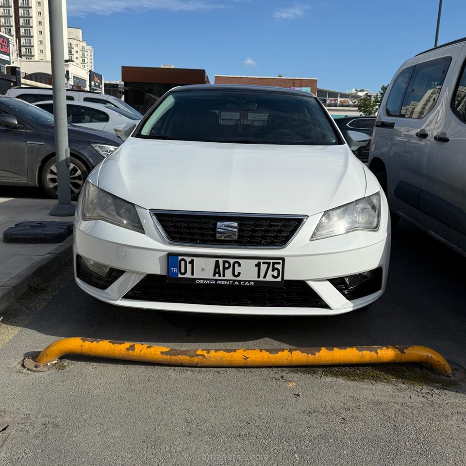 SEAT LEON