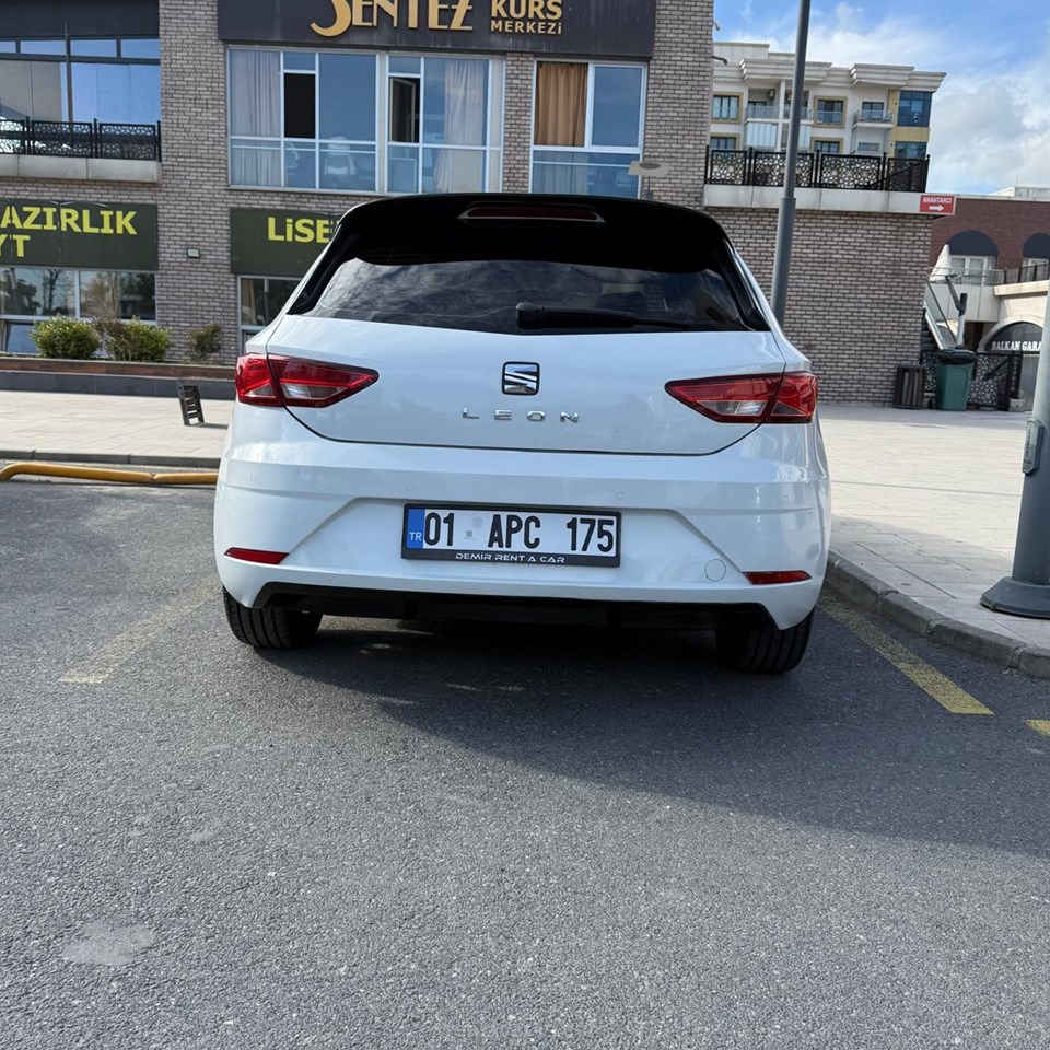 SEAT LEON