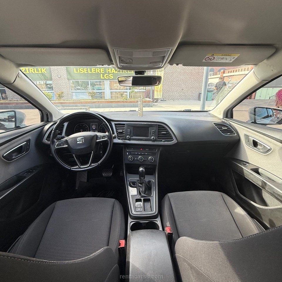 SEAT LEON