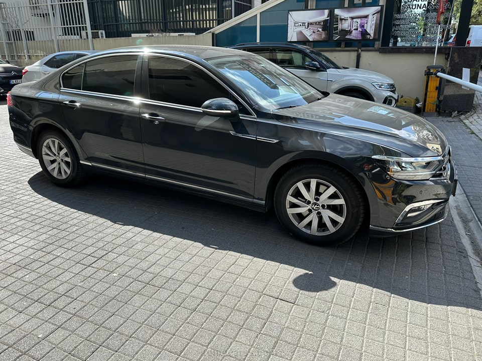 VOLKSWAGEN PASSAT