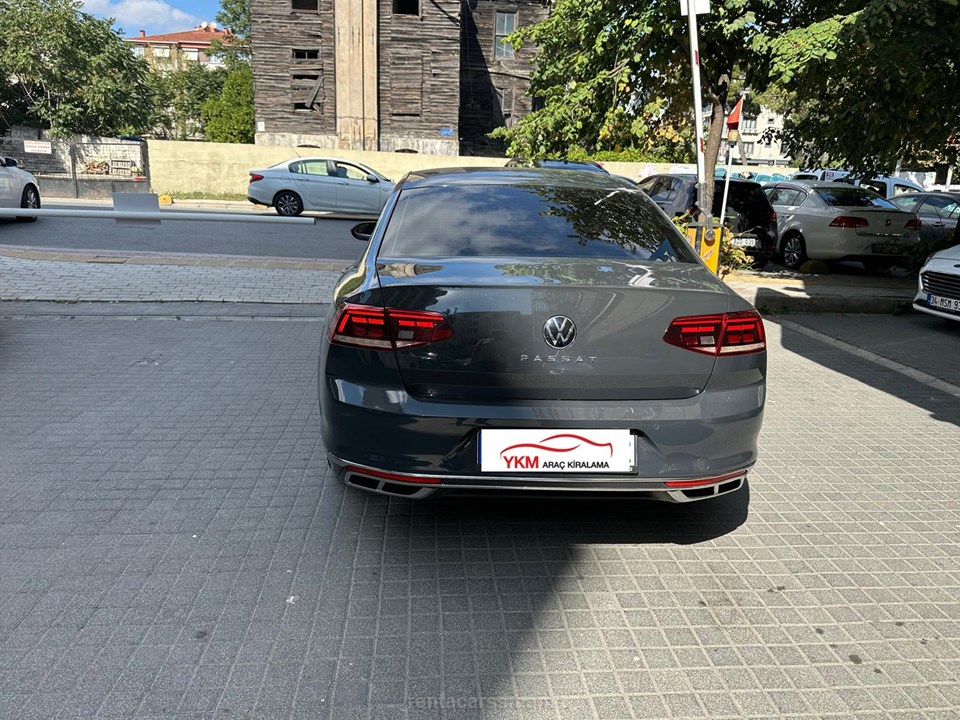 VOLKSWAGEN PASSAT