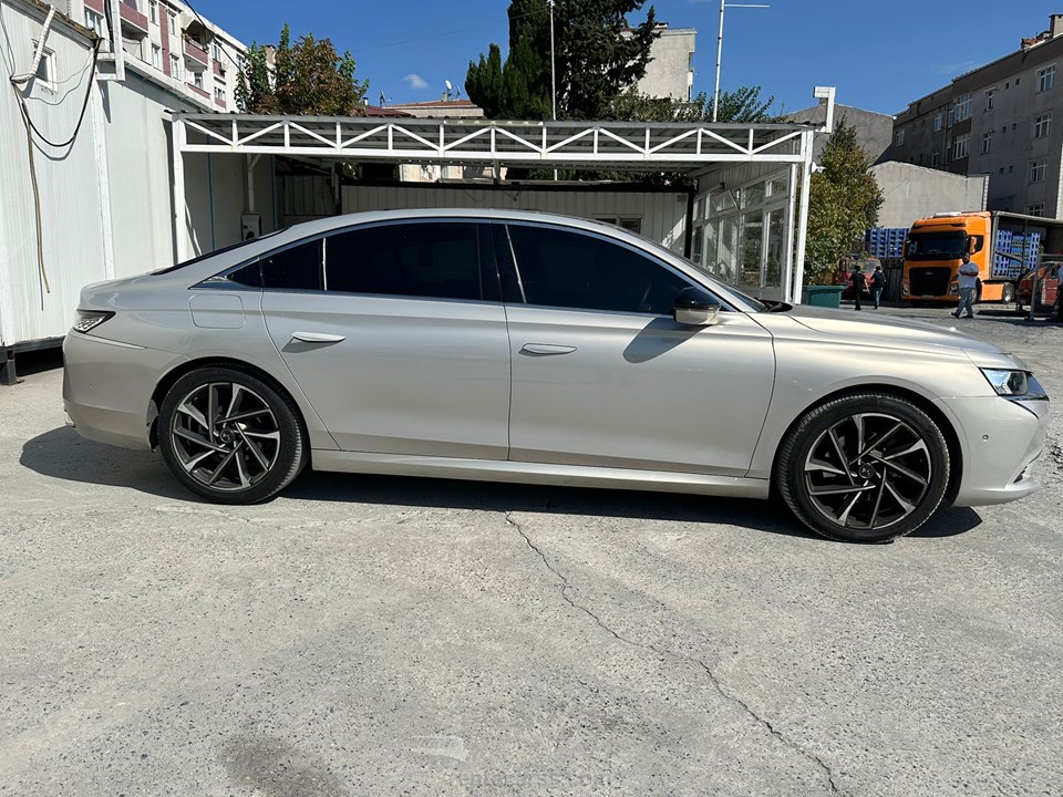 DS Automobiles DS 9