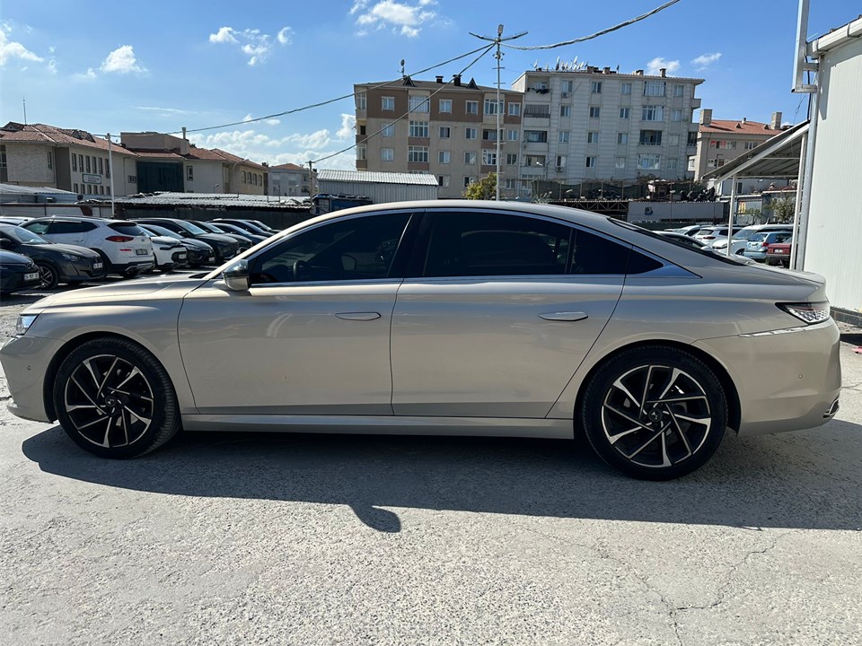 DS Automobiles DS 9