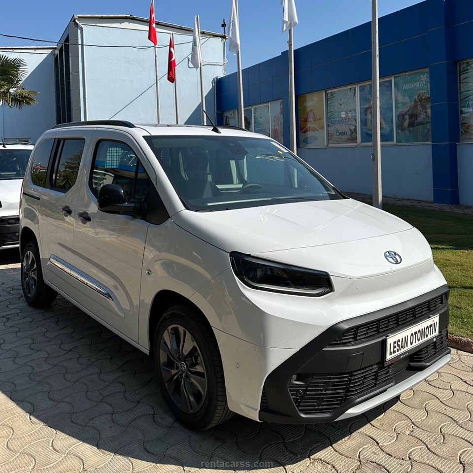 TOYOTA Proace City