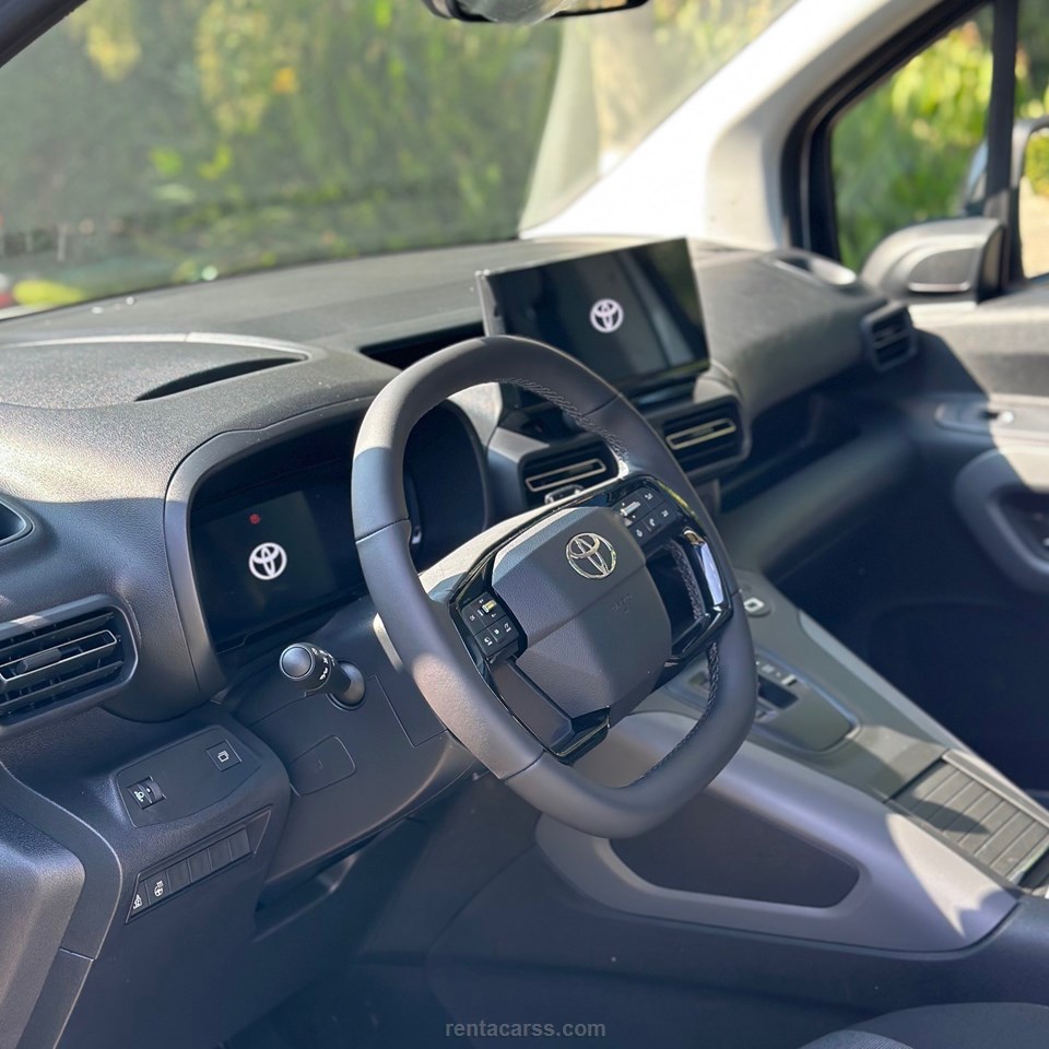 TOYOTA Proace City