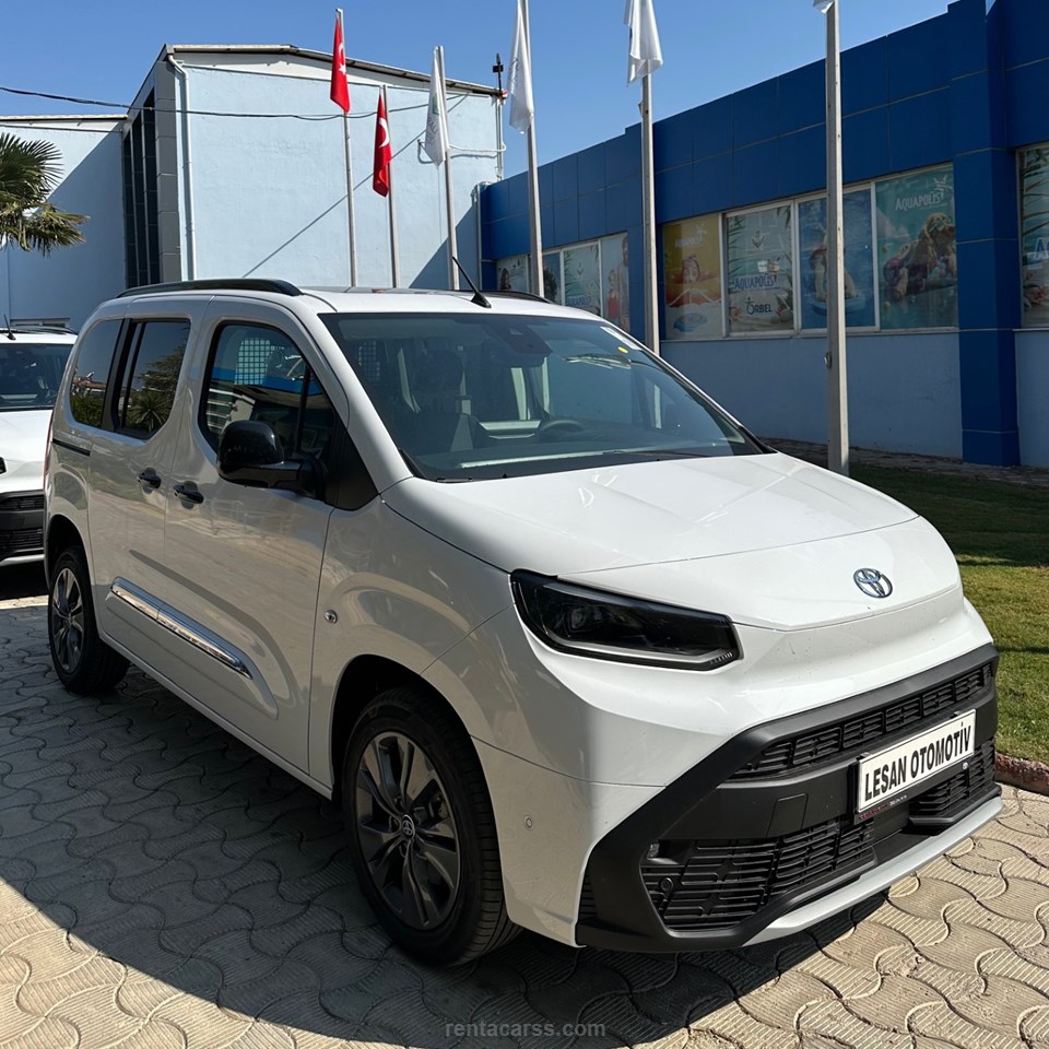 TOYOTA Proace City