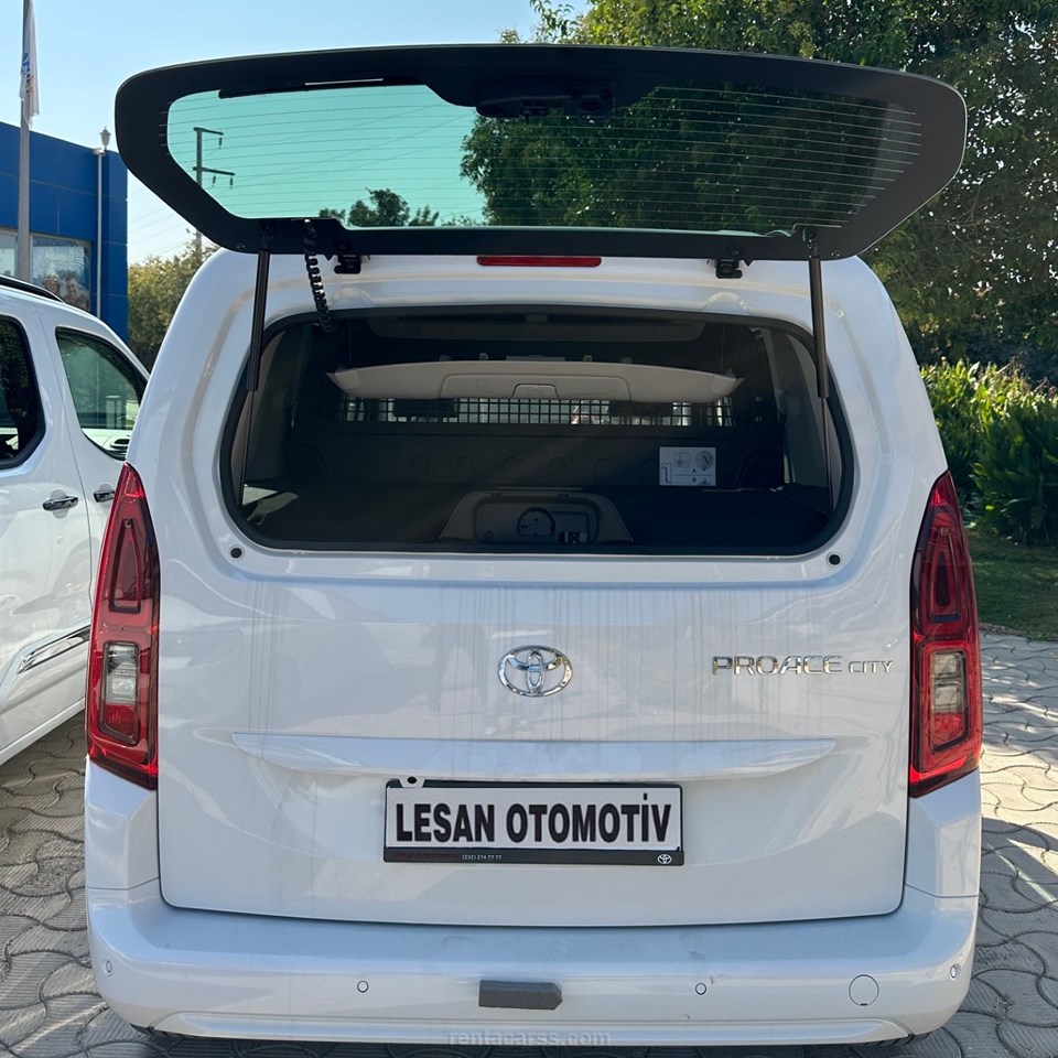 TOYOTA Proace City