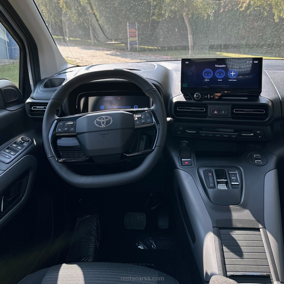 TOYOTA Proace City