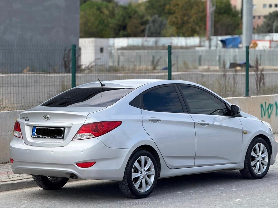 HYUNDAI ACCENT BLUE