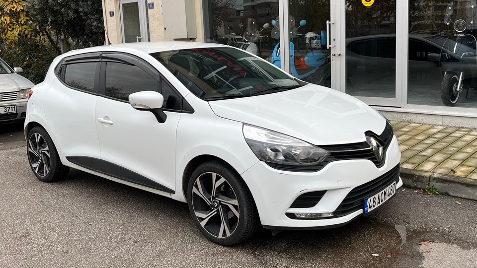 KIBRIS RENT A CAR Kiralık RENAULT CLIO