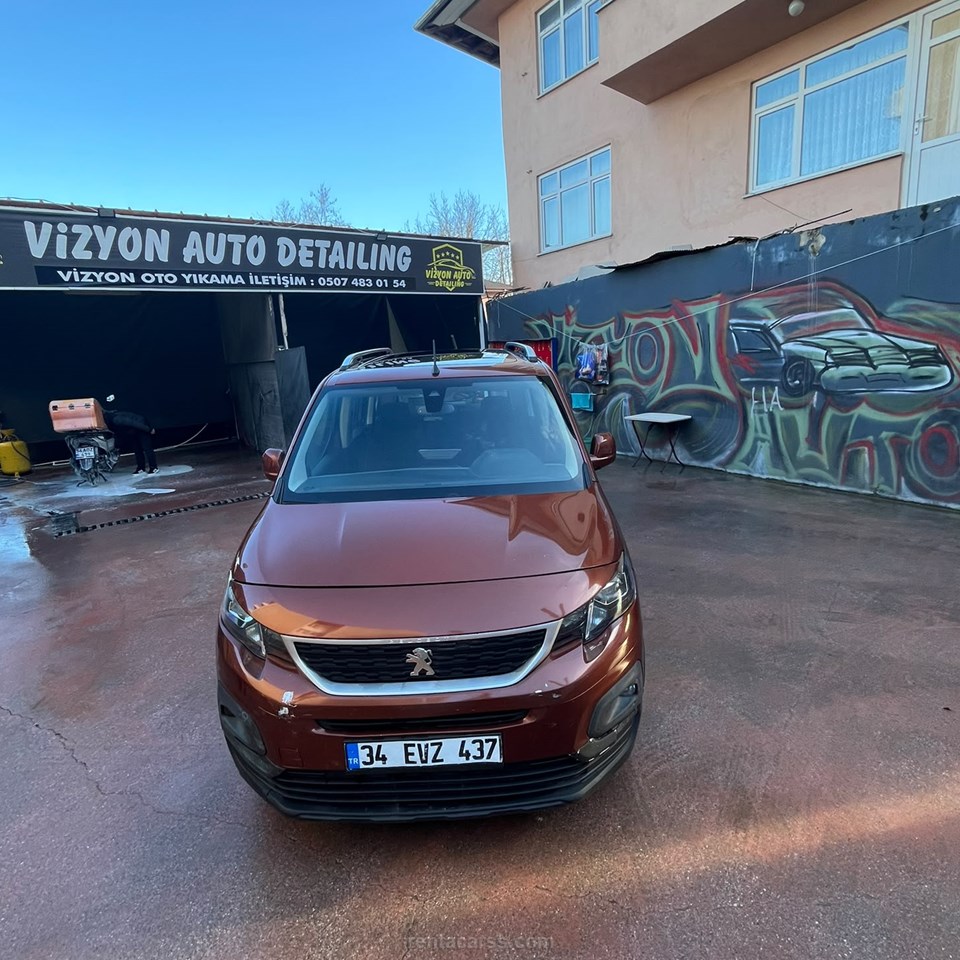 DOSTLAR RENT A CAR Kiralık PEUGEOT RIFTER