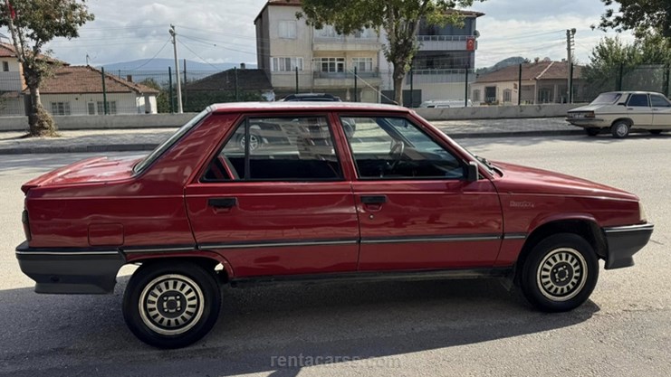 ROTA 54 ARAÇ KİRALAMA Kiralık RENAULT R 9