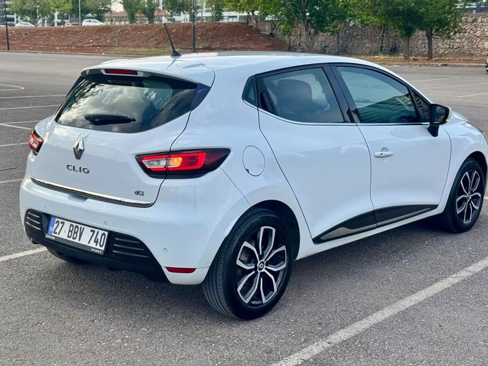 BABA RENT A CAR Kiralık RENAULT CLİO 4