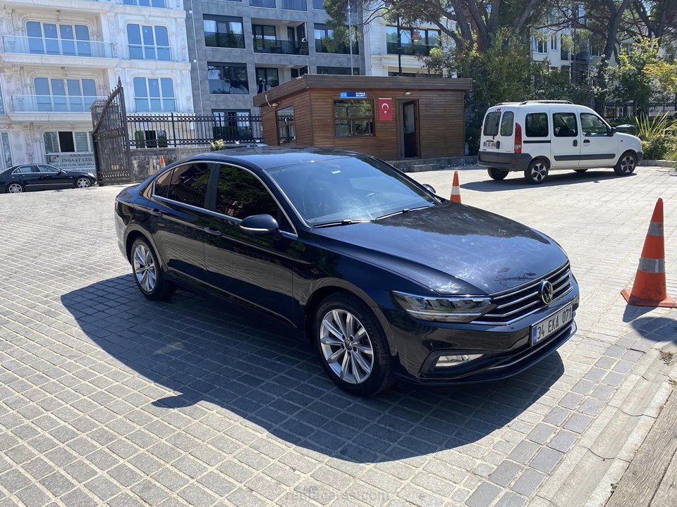 VOLKSWAGEN PASSAT