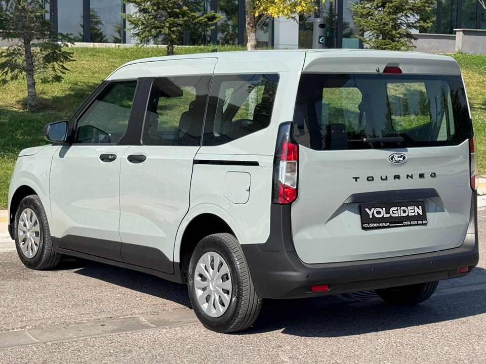 FORD TOURNEO COURIER