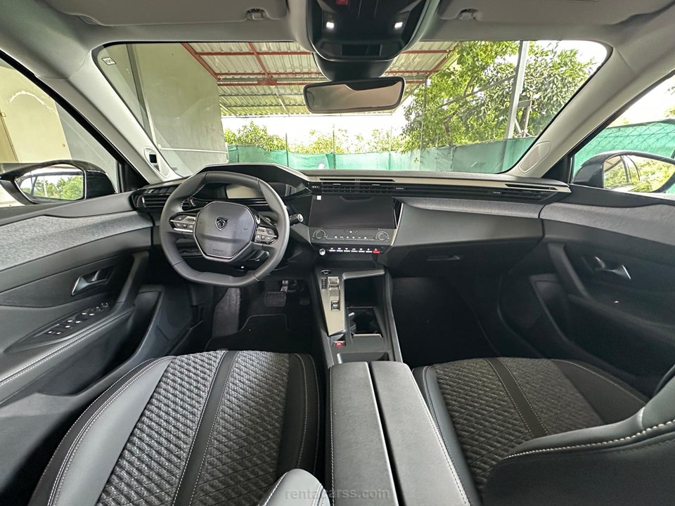 PEUGEOT 408